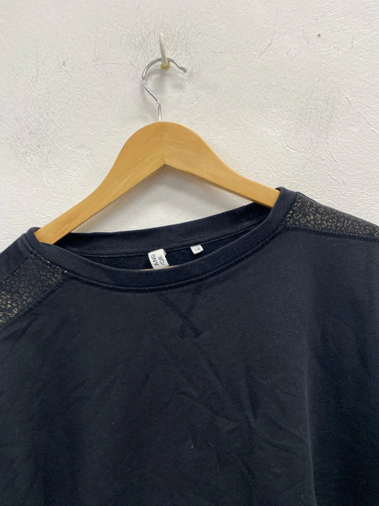 Lovely And/or black jumper UK 14 KS003