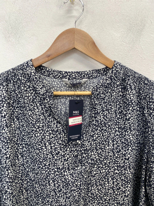 Lovely m&s navy white floral pattern blouse top UK 14 KM005