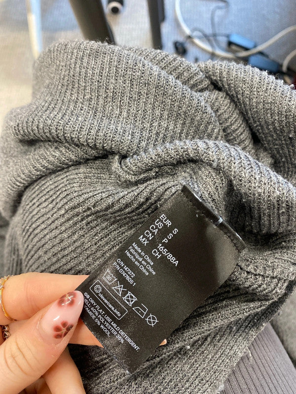Lovely h&m grey knit twist back jumper UK S LH002