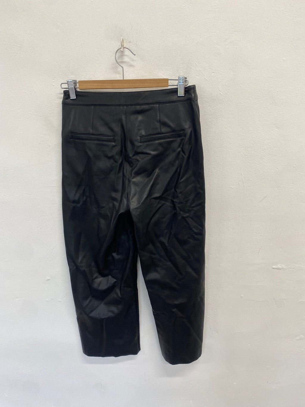 Stunning Robell Cropped trousers faux leather Uk 6 Black SO560