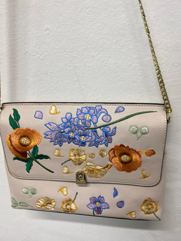 Super pretty Topshop embroidered party occasion handbag LB005