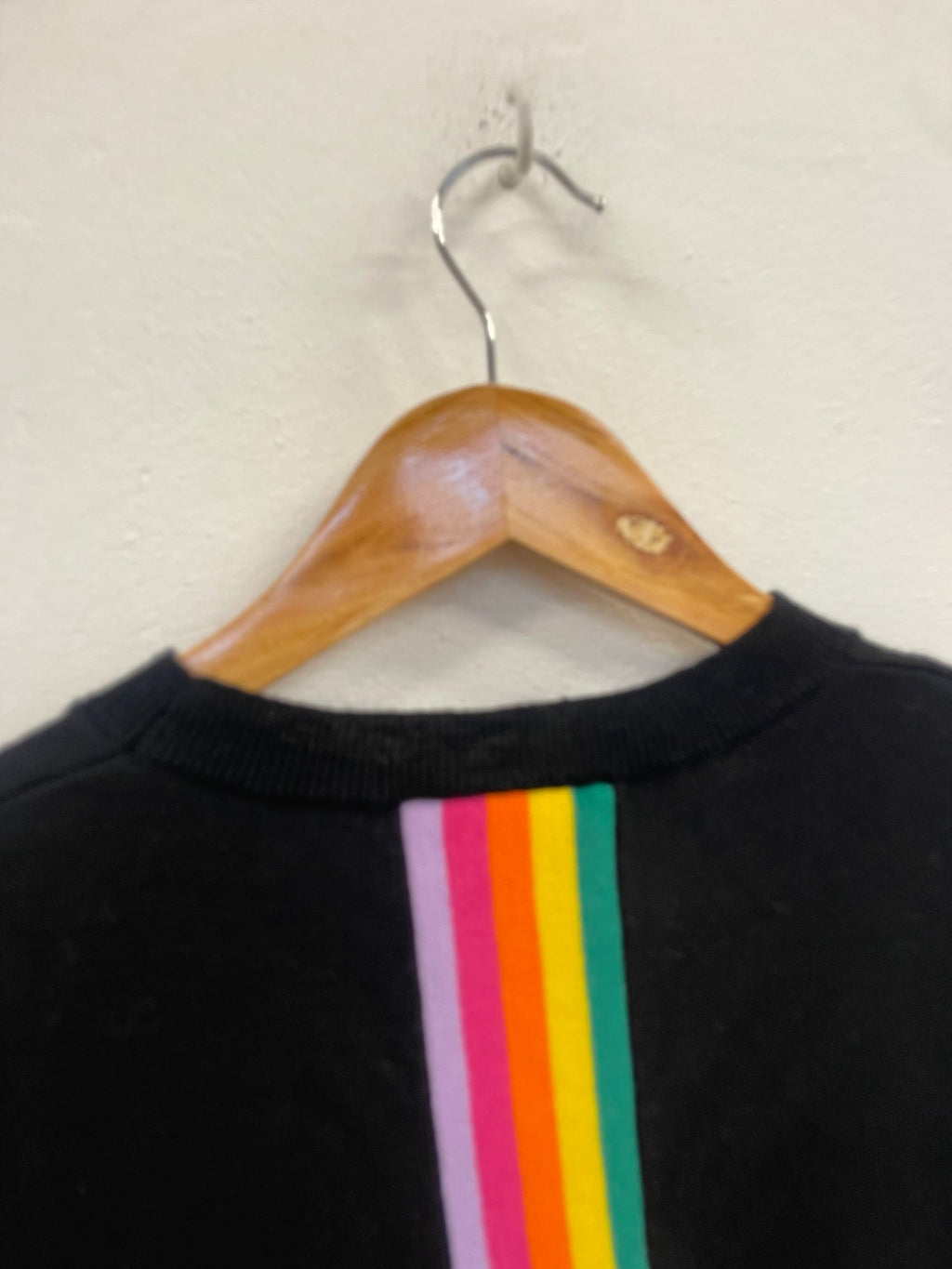 Fabulous Madeleine Thompson Merino Wool rainbow split back Sweater UKS Black SA514