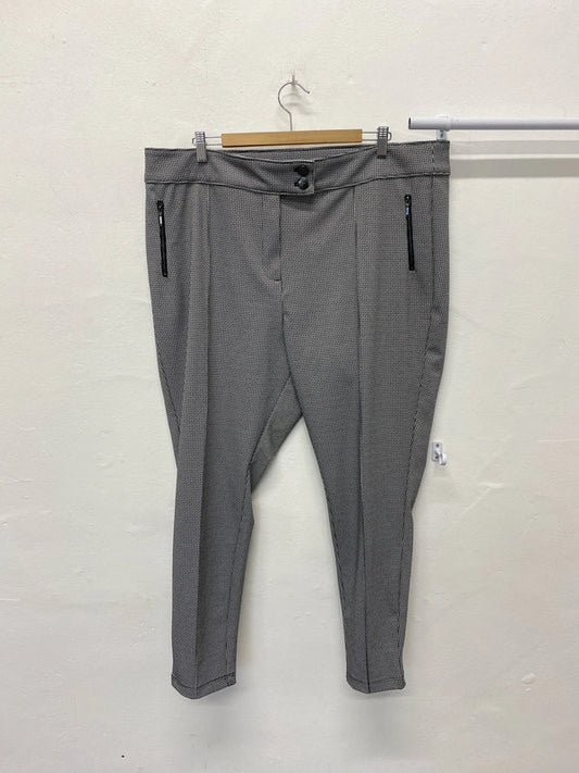 Fabulous George monochrome checked trousers Uk22 YM001