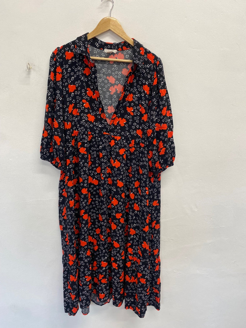 Stunning Finery Midi Dress UK 16 Black and red floral summer DM561