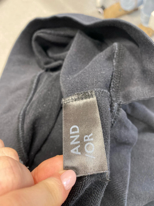 Lovely And/or black jumper UK 14 KS003