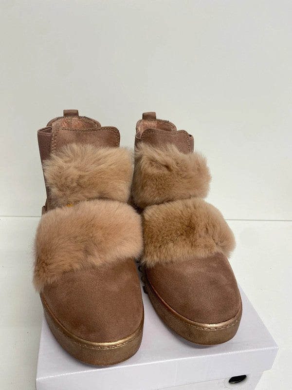 Fabulous Ideal shoes pink fluffy boots uk6 GK002