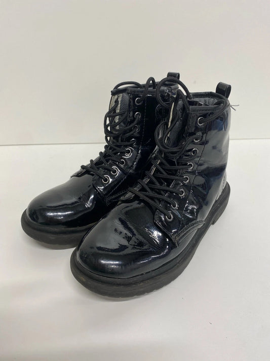 Classic Lelli Kelly patent lace up boots UK1 33 MA003