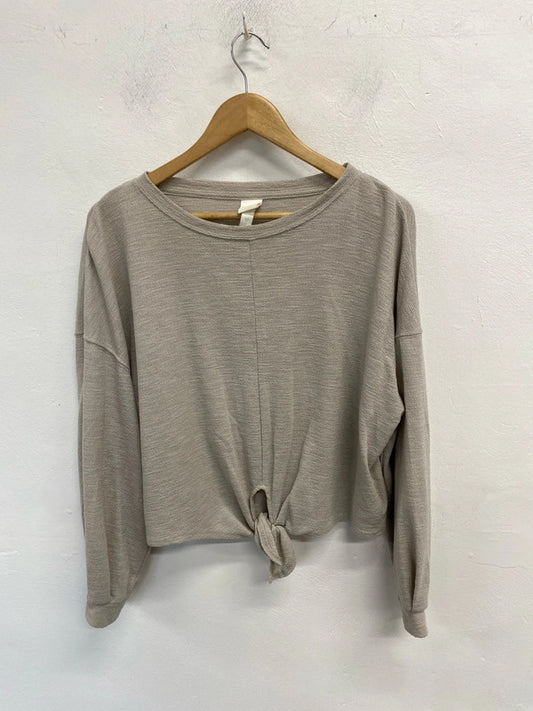 Lovely H&M grey beige tie front jumper UK M JB001