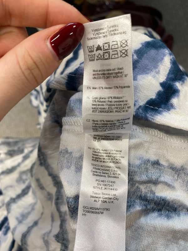 Lovely tu blue white tie dye stripe summer dress UK 20 RG021