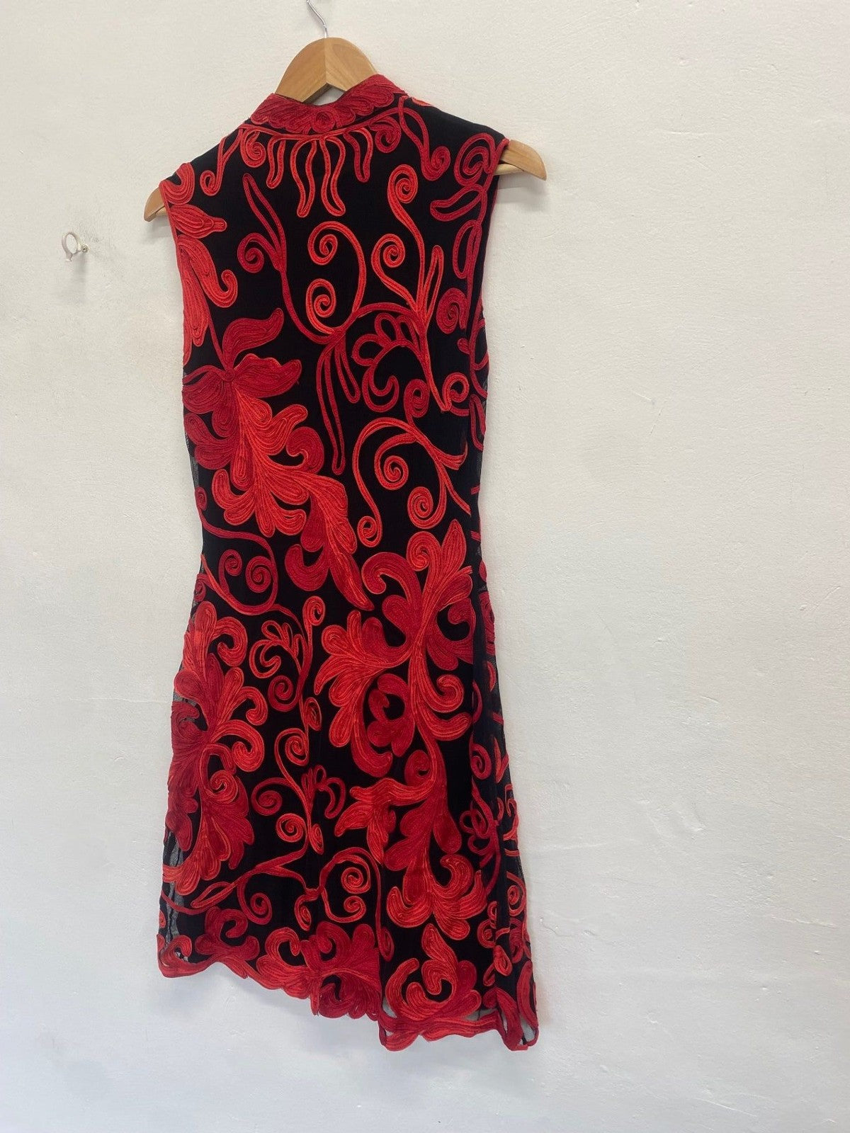 Stunning Phase Eight mandarin collar Midi Dress UK 14 Black red FM547
