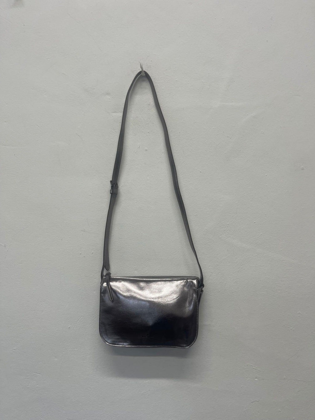 Stunning Kate Spade Holiday Lane val Bag Small Silver pewter FM547