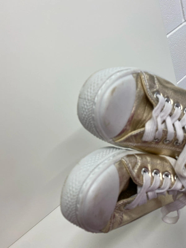 Fabulous Urban Jacks Gold trainers Uk4 JS004