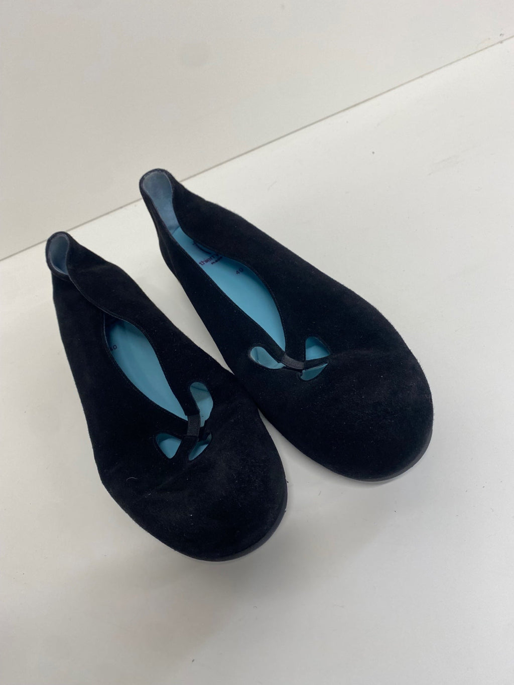 Stunning Thierry rabotin Ballet Flats Uk 7 Black suede SO560