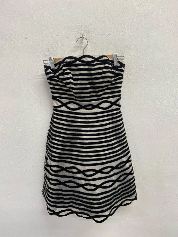 Stunning Karen Millen black white stripe mini a line dress UK 6 KM004