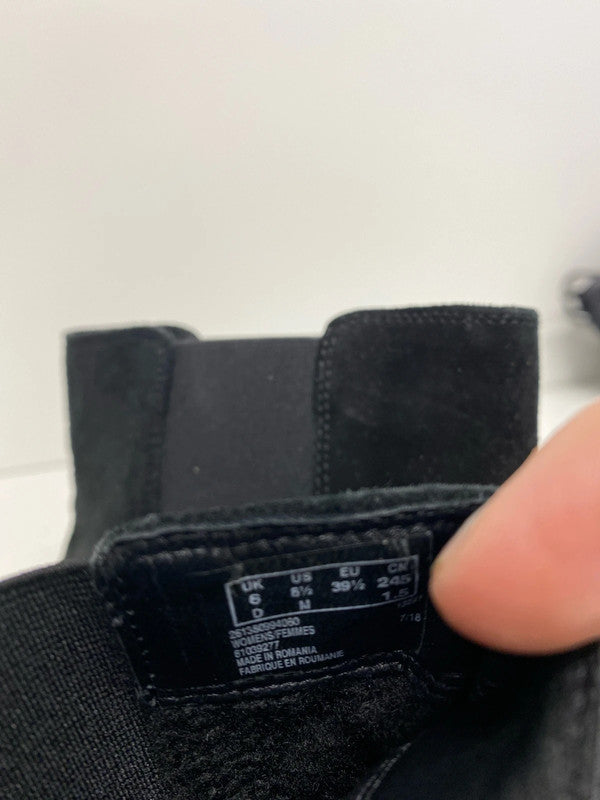 Fabulous Clark’s Womens Black suede ankle boots UK6 D Chelsea JR001