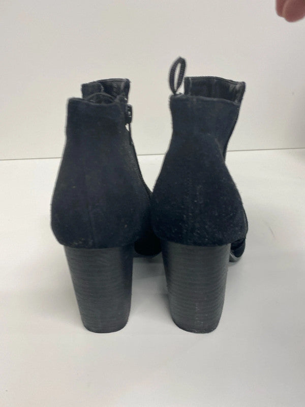 Fabulous Black Suede block heel ankle boots H&M KM003