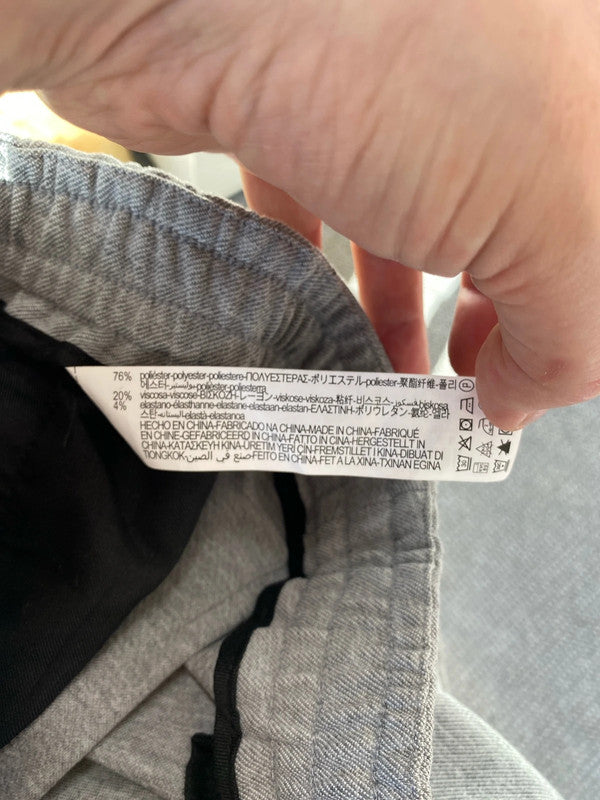 Great pair of Zara casual smart trousers light grey M LL003