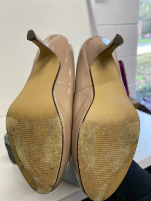 Fabulous Nude patent court shoes Uk7 by South classic IM001