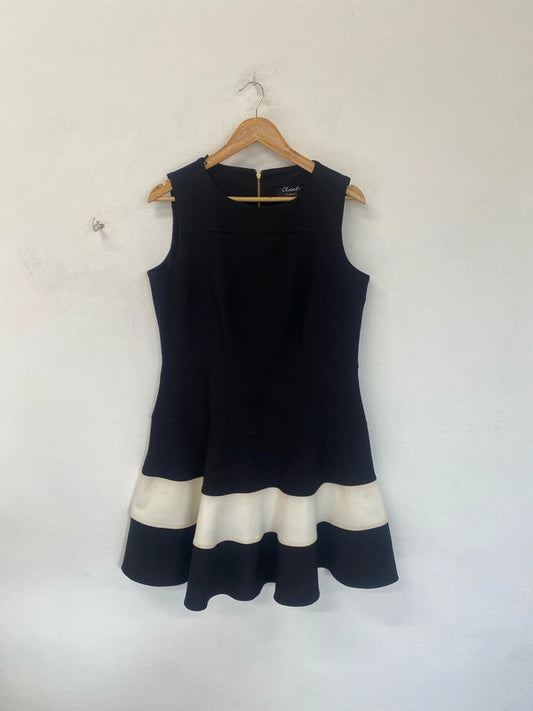 Gorgeous monochrome Closet curves midi dress 16 KM003