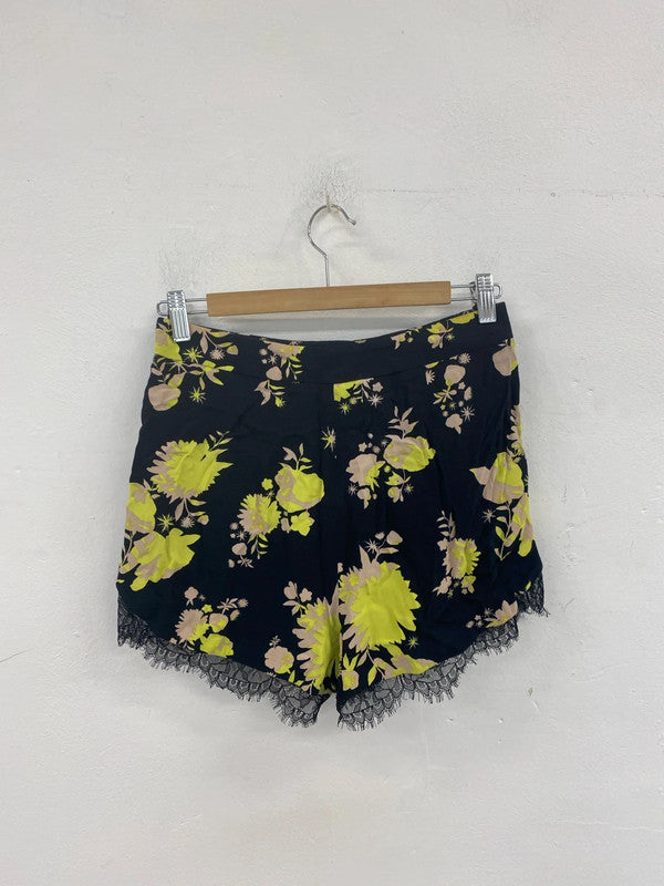 Topshop Edgy Black Floral Lace Detail Shorts UK 8 LK009