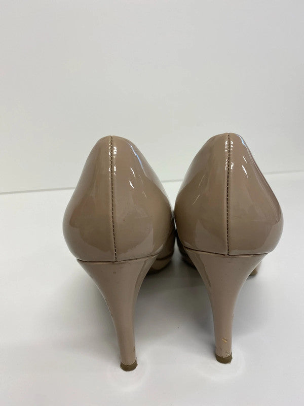 Fabulous Nude peep toe court shoes by Bandolino Uk7 KM005