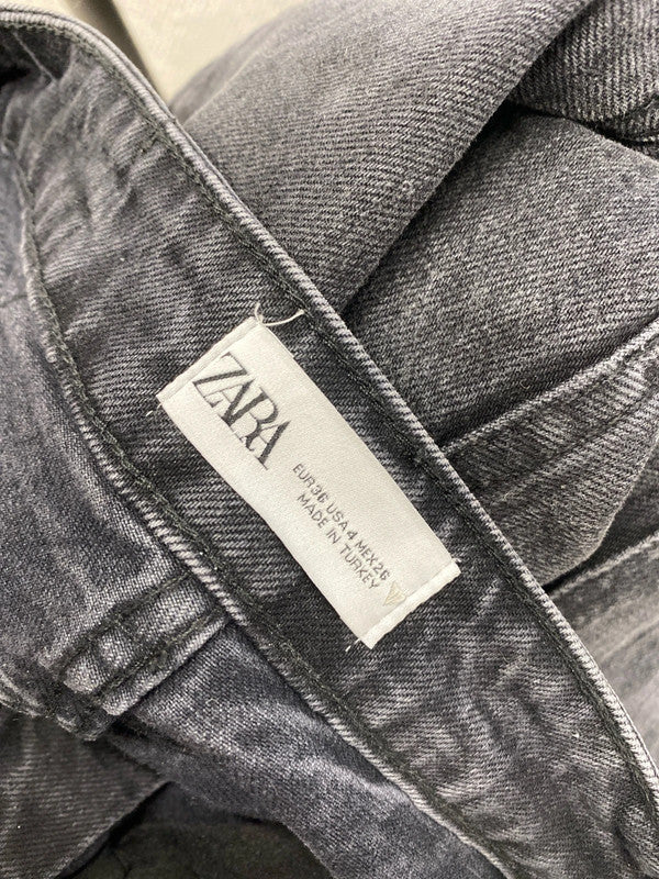 Lovely Zara jeans black straight leg UK 6 YTH01