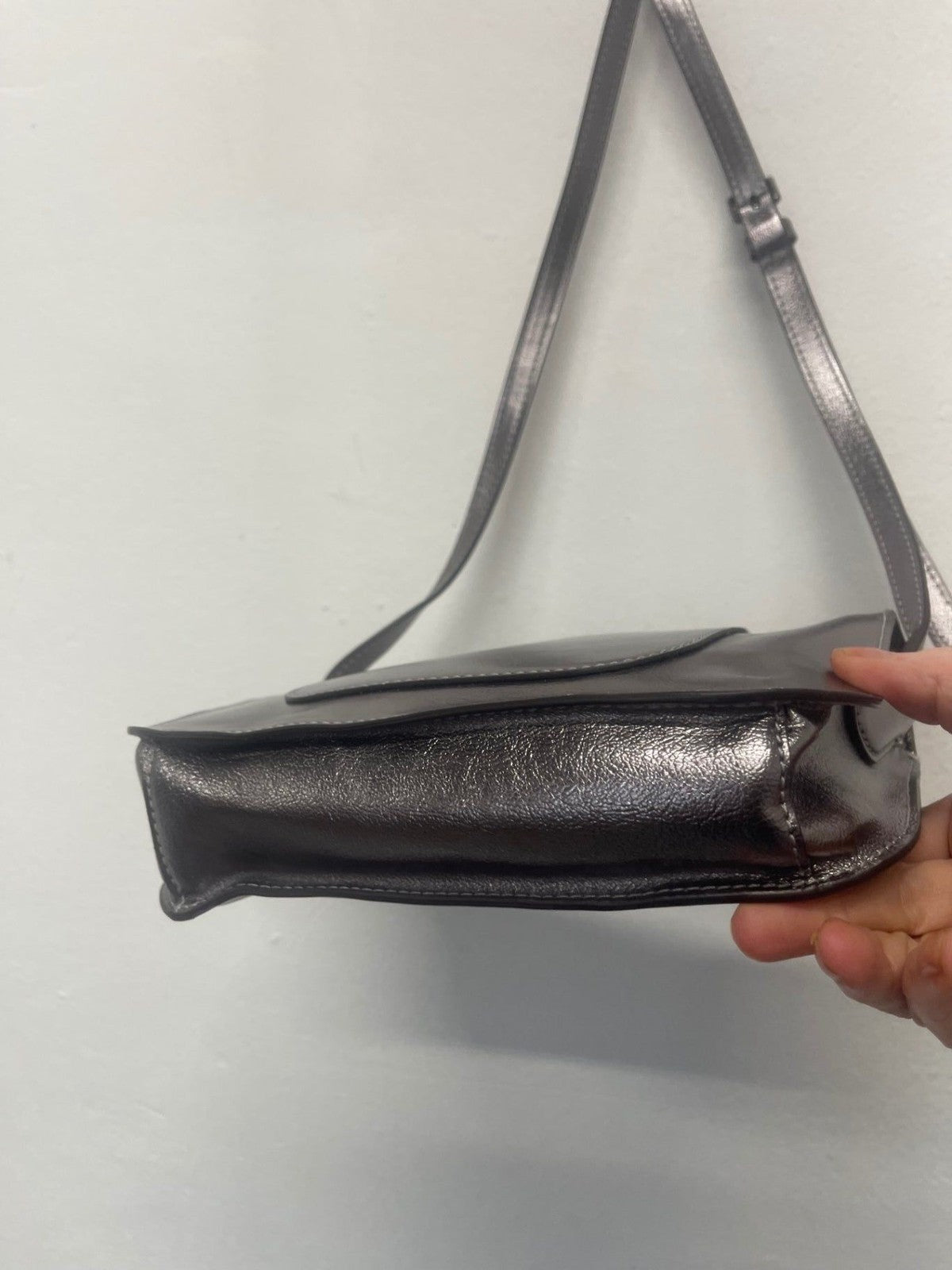 Stunning Kate Spade Holiday Lane val Bag Small Silver pewter FM547