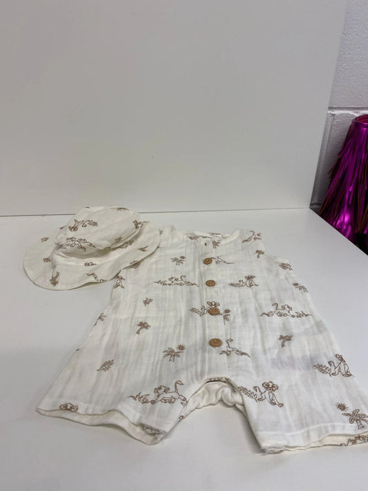 Fabulous Lion King baby gro summer and Hat summer Age 3-6 EW005