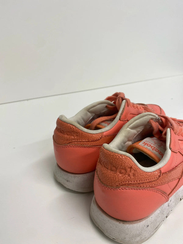 Fabulous Classic Reeboks coral leather trainers Uk4 GK002