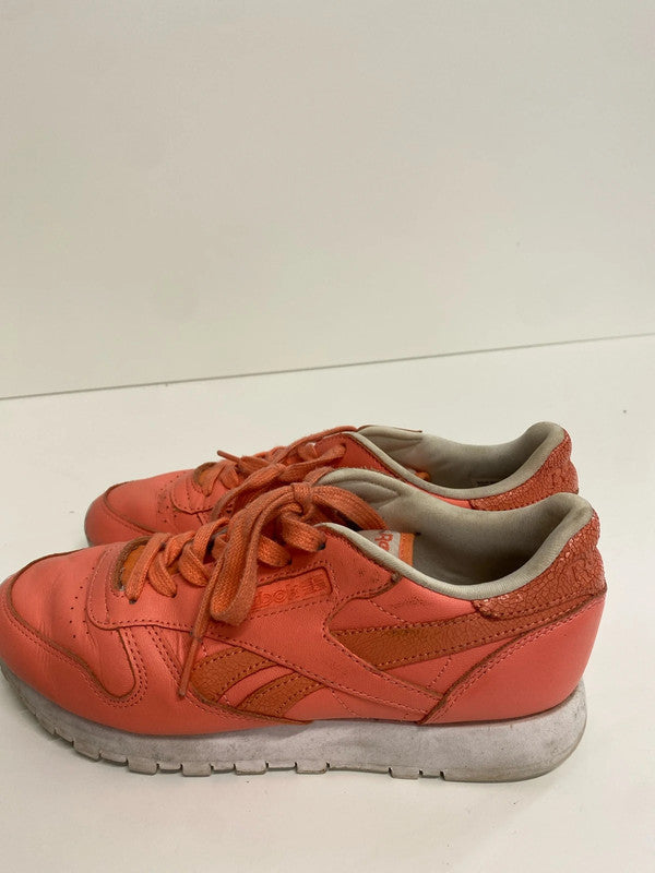 Fabulous Classic Reeboks coral leather trainers Uk4 GK002