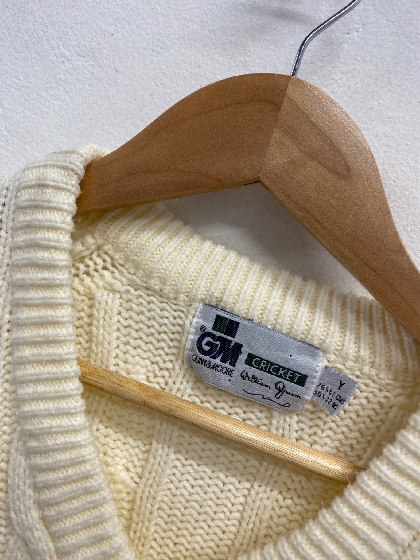 Fabulous Gunn & moore Sweater 14-16yrs Cream cable knit SR509