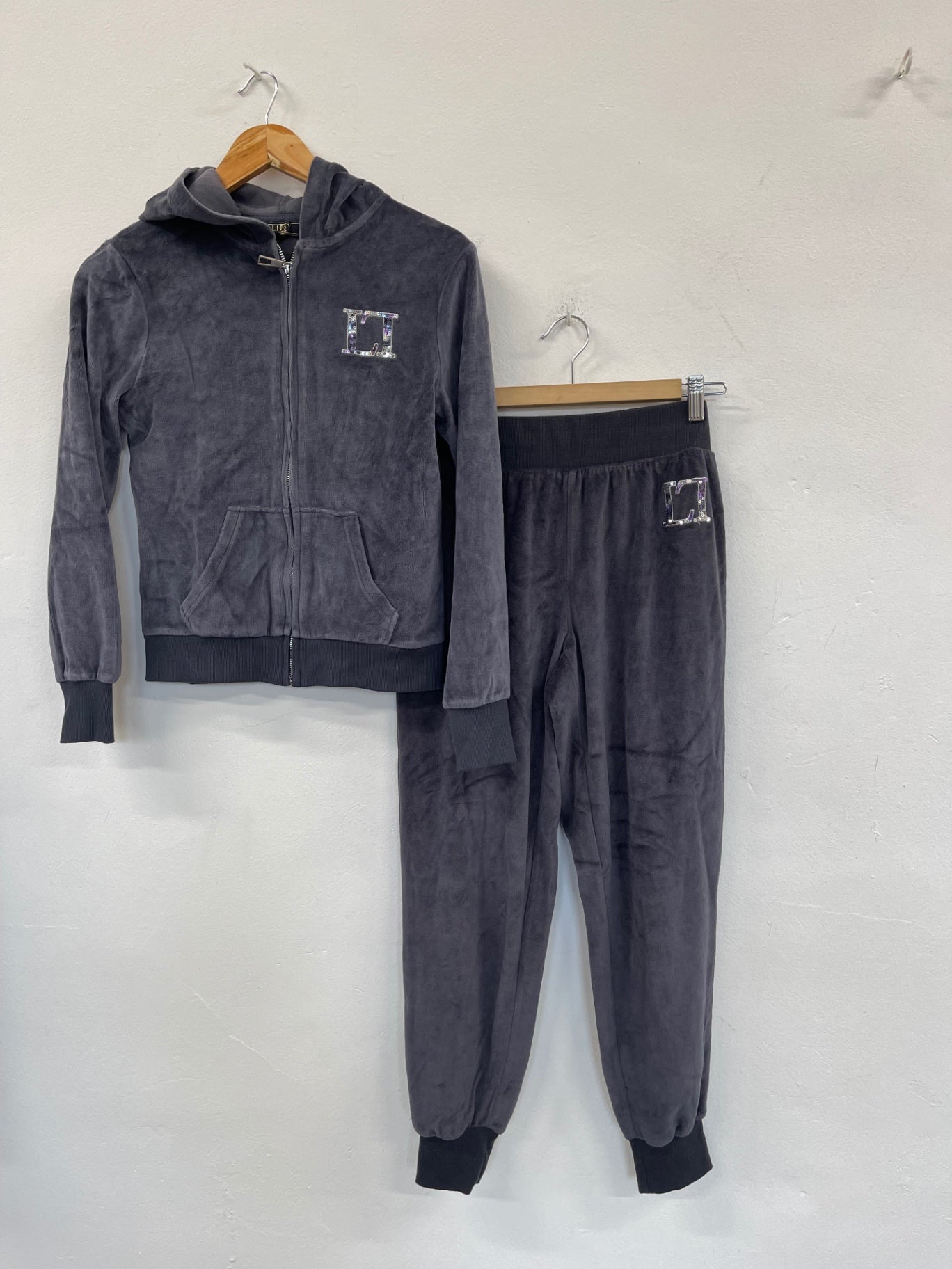 Stunning Lipsy Velour Y2K Tracksuit UK12 Grey KS544