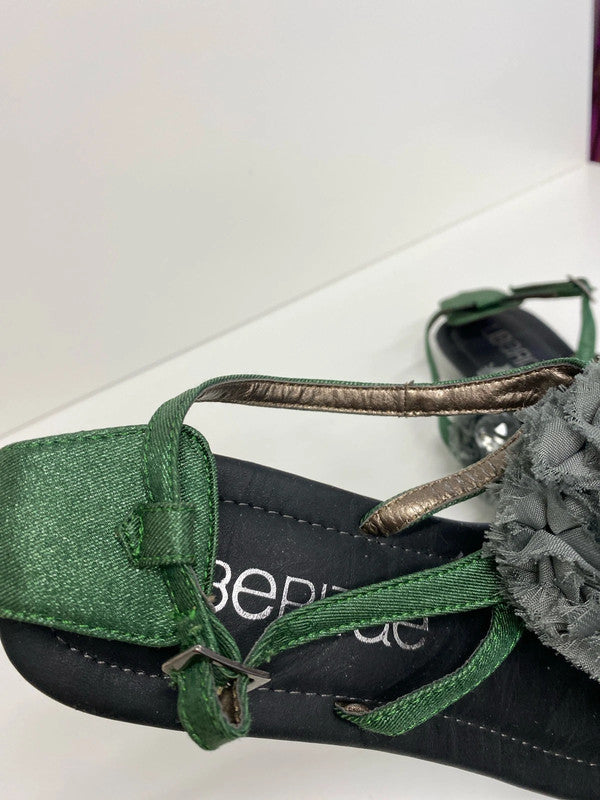 Fabulous Liberitae Rich Green small wedge sandal Uk4 MM005