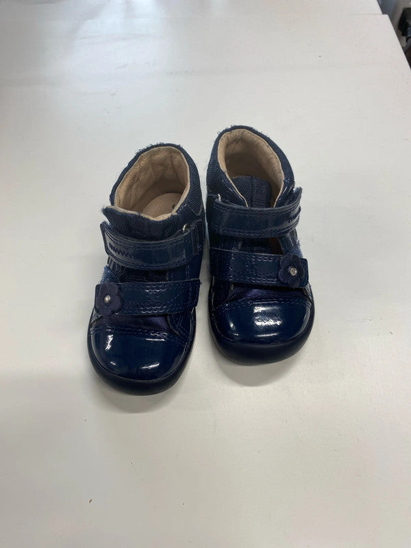 Start-Rite Adorable Navy Patent Flower Leather Shoes Size 4 KM004