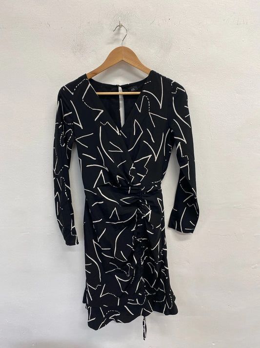Stunning river island black white abstract mini dress UK S KM004