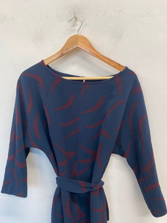 Stunning Jasper Conran navy burgundy pattern midi tie waist dress UK 14 MD002