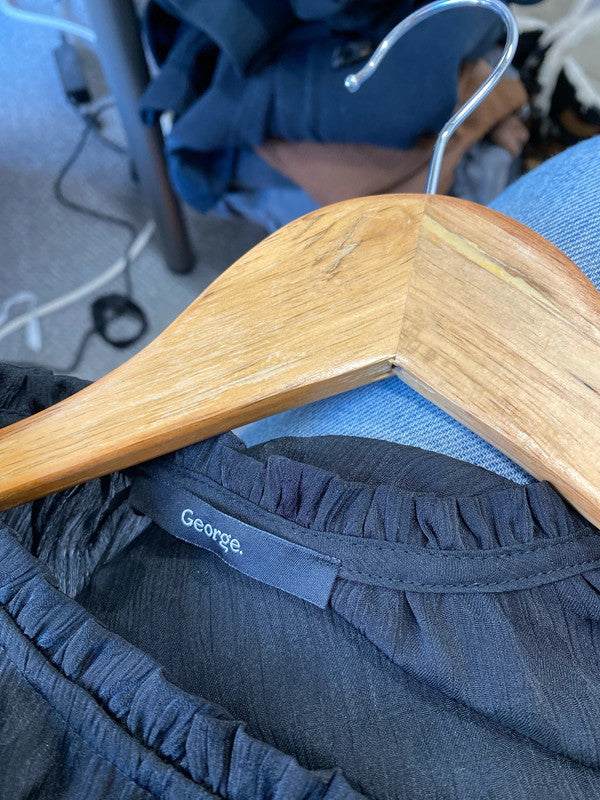 Fabulous George black spotty smock Uk24 lightweight IM001