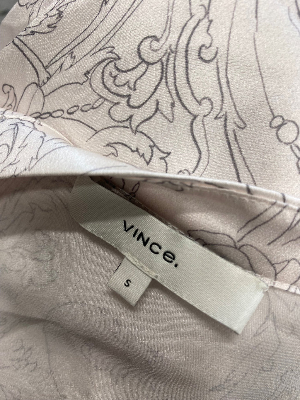 Stunning Vince Blouse satin UK 8-10 White grey floral SO560