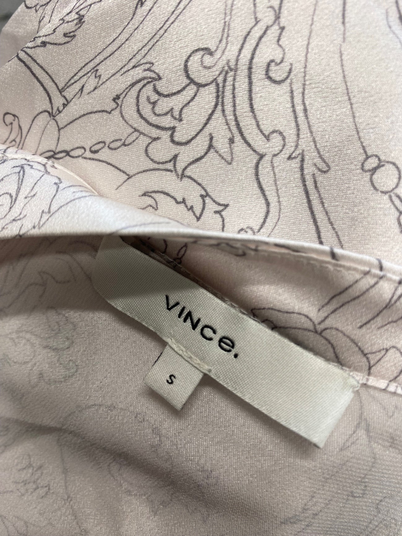 Stunning Vince Blouse satin UK 8-10 White grey floral SO560