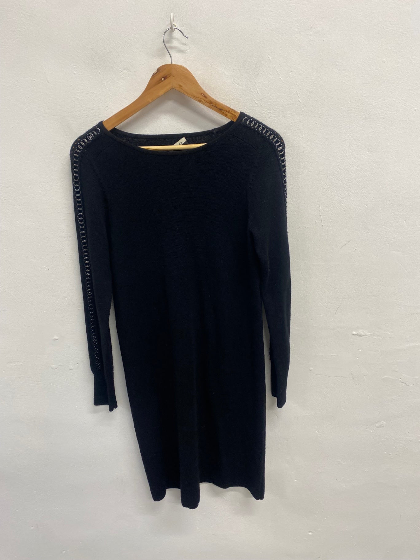 Fabulous Jaeger Knitted Dress UK 8 Black chain shoulder SA514